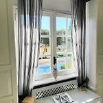 Superb In Provenzal With Pool דירה